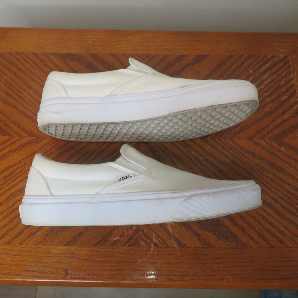 Vans Classic Slip-On White Canvas Sneakers Mens 7.5 Womens‎ 9 Low Top Shoes